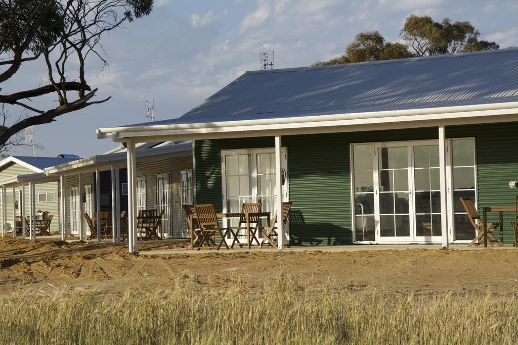 Mary'S Farm Cottages Kukerin Номер фото